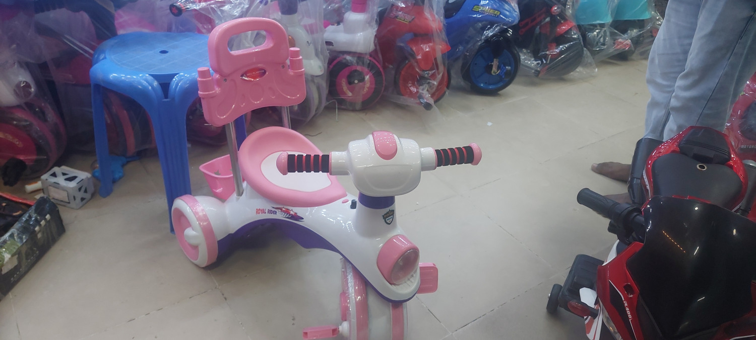 Baby smll royel Rider Tri cycle
